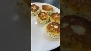 Рецепт вкусных и полезных сырников с семенами чиа на завтрак