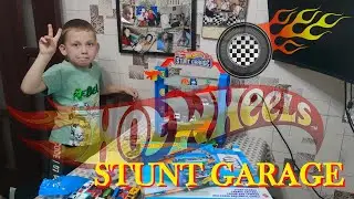 Hot Wheels with Timur: STUNT GARAGE | Наш первый гараж для машинок Хот Вилз!