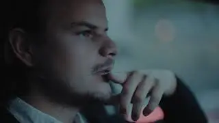 Se hvordan det går når Joakim som normalt tar toget hver dag, utfordres til å ta bilen i én uke.