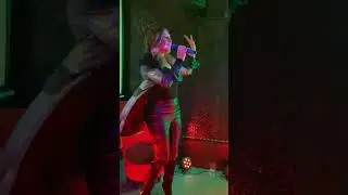 Farrah Mills singing 