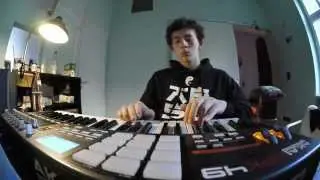 AKAI MPK49 Live Beatmaking...