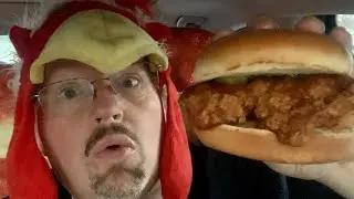 What’s New : Wing Stop Garlic Parmesan Chicken Sandwich ✈️ 🛑 🧄 🧀 🍗 🥪