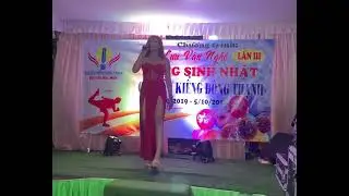Giao lưu âm nhạc cùng nữ ca sĩ xinh đẹp