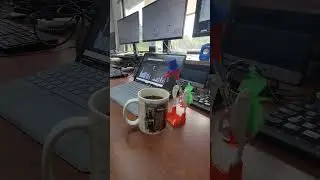 Aquí casual... Trabajando duro...