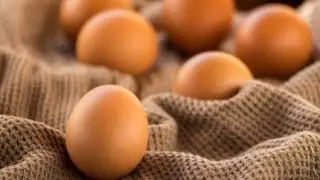 Teaching Kids To Crack Eggs