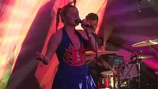 Terrianne performs 'Talk Like That' and 'People Pleaser'