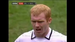 Scholes takes Reyes out