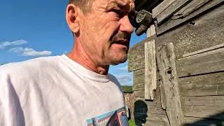 Огород окучил Фундамент залил Полторы сотни рулонов скрутили  Вал пополам