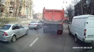 Киевская полиция создает пробки. Подборка инцидентов на дороге за зиму 2016.