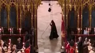 Der Sen­sen­mann bei der Krönung König Charles III. in der Westminster Abbey