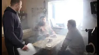 Работа актеров на киноплощадке. Операторский дым и рабочие моменты.