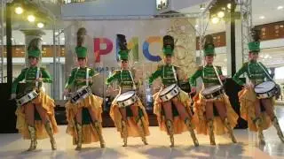 Марш - шоу барабанщиц 