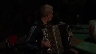 Талантливое исполнение "Цыганочки" от самоучки - Товарища Сухова!