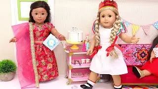 Birthday Party with international costumes ! Play Dolls diversity