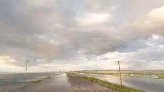 Людям Горе. Полуостров затопило на границе с Крымом . Поля в воде.