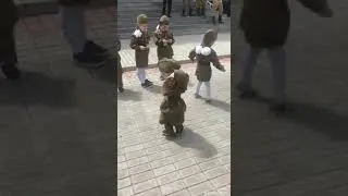 Весёлые танцы детишек )