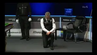 Black Lives Matter – snooker player Alfie Burden takes a knee