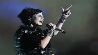 [ BREAKING NEWS ] Dolores O'Riordan was found by cleaners in hotel bathroom