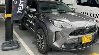 How does B mode work in Toyota hybrid vehicles?