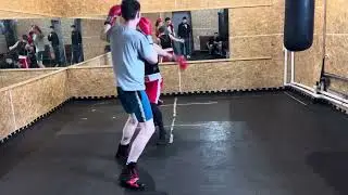 Условный бой передней рукой. Стаж занятий 4 месяца.