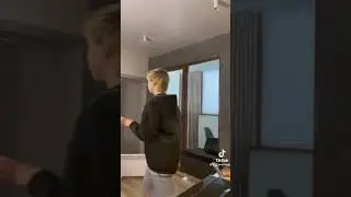 Вьюгин Паша переехал в новую квартиру