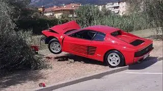 Vuole fare video mentre sgomma con la Ferrari: 70enne va contro un ulivo!