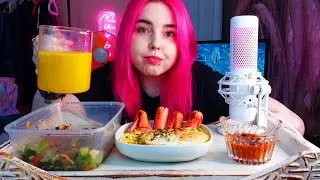 я в шоке/Корейская лапша б/п с сосисками,салатом и имам балды мукбанг/еда на камеру mukbang