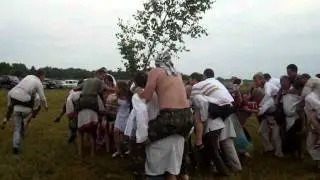 Конная атака на защитниц берёзки.