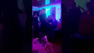 Подруги на тусе 