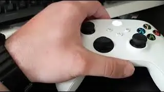 Xbox One controller button flashing fix.