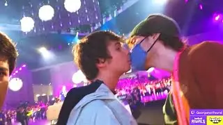 dream KISSES george and karl!