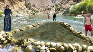 Fishing with a nomadic stone trap | Brave woman's battle with the raging Zagros river
