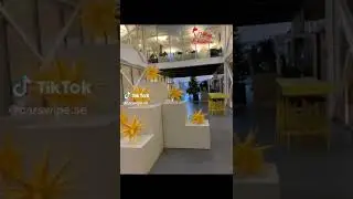 Julpyntet börjar komma på plats på Media Evolution City