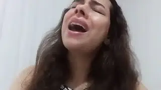 Guerra em Israel, e cantando a música Cover da Fernanda brum.