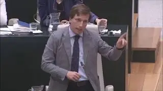 Almeida le pide a Carmena que deje de retorcer las instituciones para imponer su voluntad