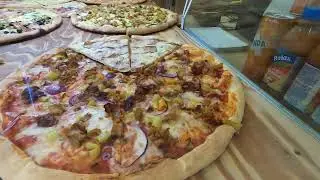 Let me tell you who has the Best Pizza in Znojmo | Česká Pohádka