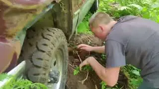 1989 Isuzu Trooper - Stuck in the Woods with the boys