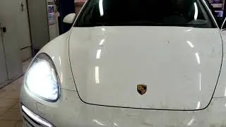 How to change a Porsche Cayenne low beam headlight bulb