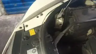 How to remove the headlight on a Volkswagen TOUAREG