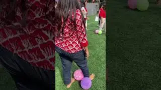 Nih Gaya Agustusan Judika Lomba Balap Karung Pake Helm