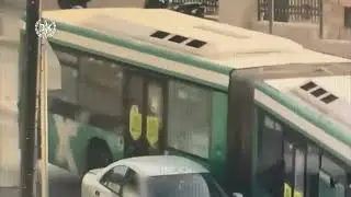 Забрасывание камнями автобусов