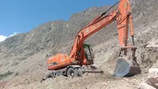 Doosan excavator/ work