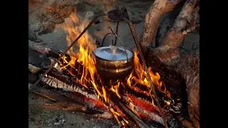 КАРТОШКА С ТУШЕНКОЙ Котелок на огне.