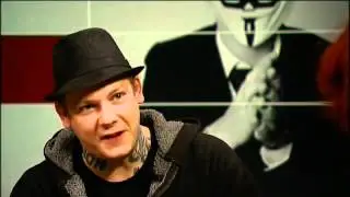 Anonymous hacker smider masken på TV 2