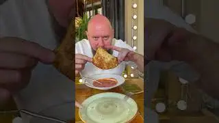 Как вкусно есть чебурек🔥 