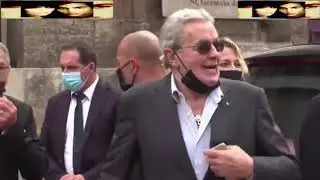 Ален Делон и Пьер Ришар, прощание с Бельмондо. Alain Delon and Pierre Richard, farewell to Belmondo.