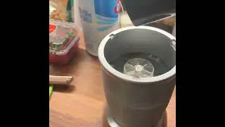Quick healthy smoothie with Nutribullet and Evive Nutrition | Heidi Weller Makeup
