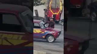 Дрифт без водителя! каскадеры отжигают!