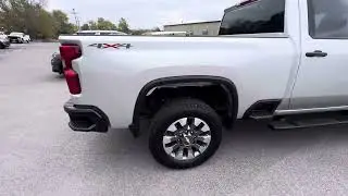 #724701 - 23 Silverado 2500HD