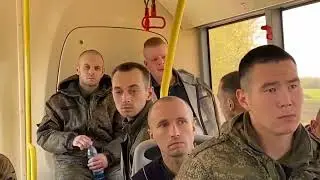 Благодаря доброте властей Украины 40 российских ублюдков возвращаются домой живыми. Им НЕ отрезали!